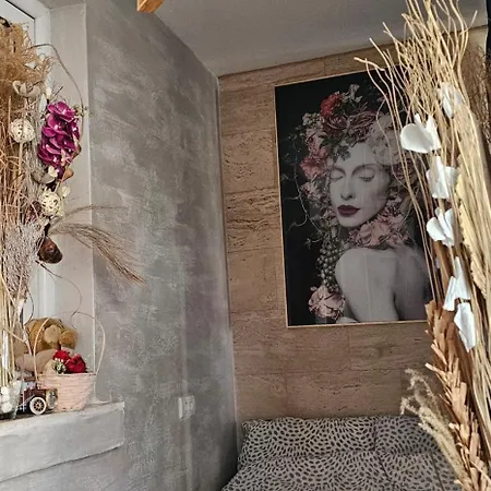 Center Lux Marijana *