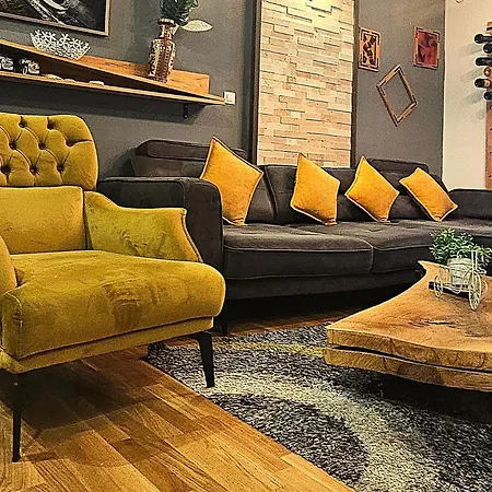 Center Lux Marijana *